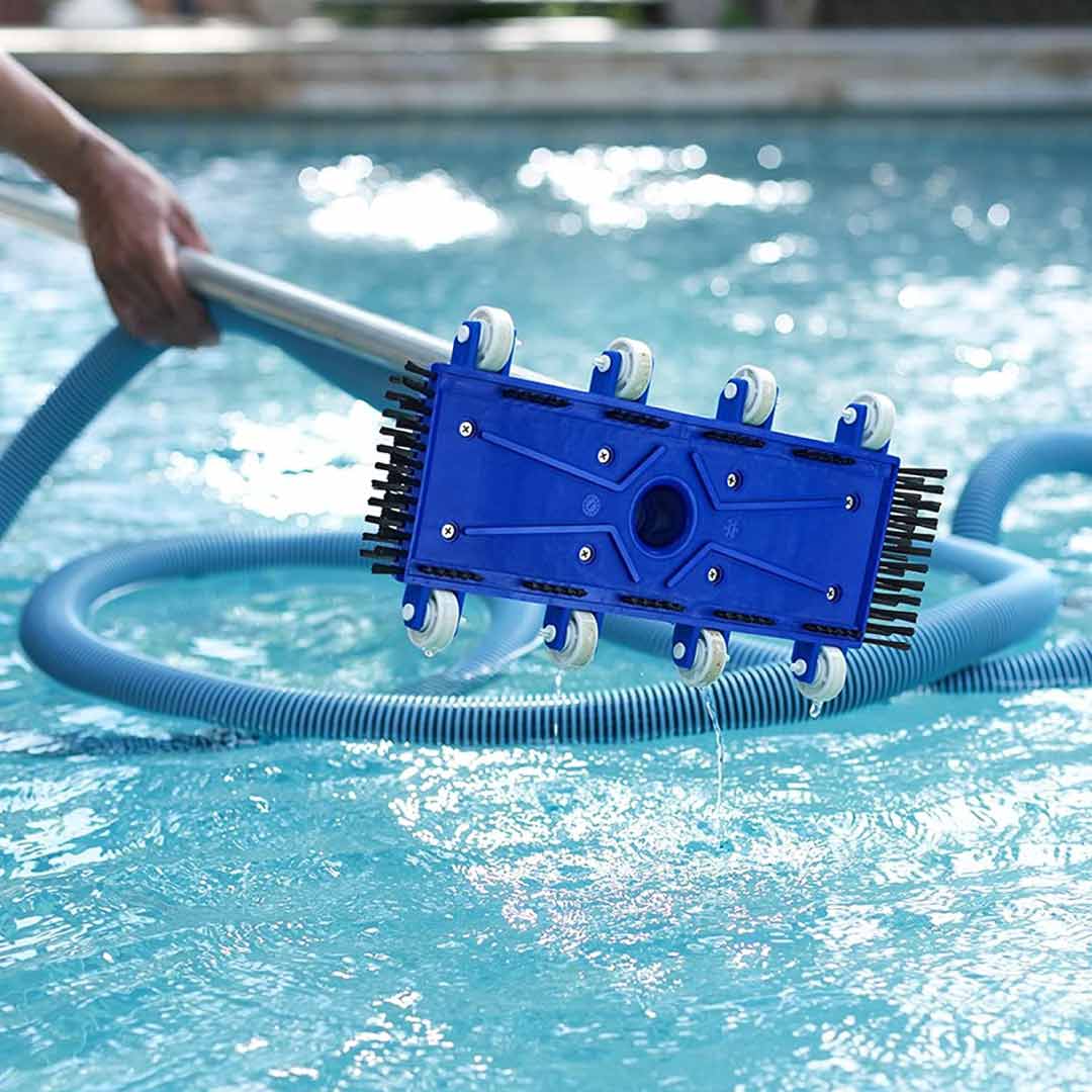 ASPIRADORA DE 8 RUEDAS PARA PISCINA