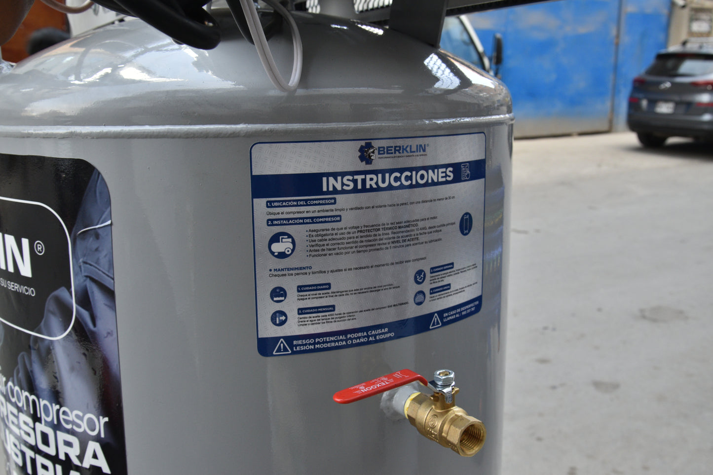 COMPRESORA INDUSTRIAL DE 80G DE 4HP DE 3 PISTONES