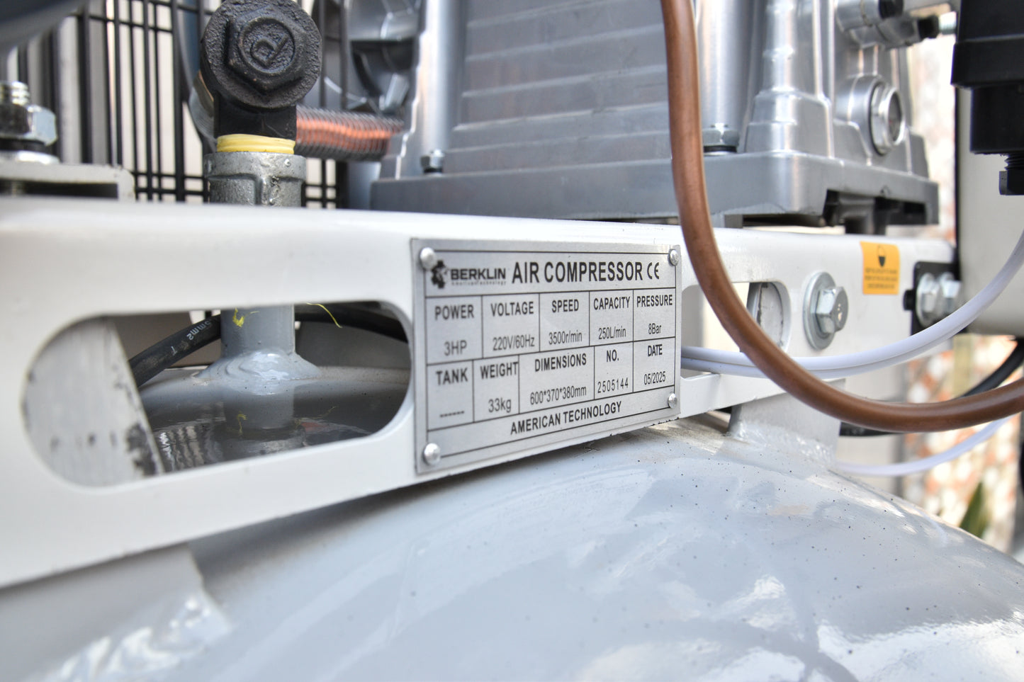 COMPRESORA INDUSTRIAL VERTICAL MONOFÁSICA DE 3HP DE 80G
