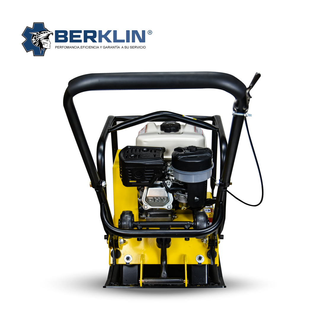 Plancha Compactadora con motor BERKLIN 6.5hp